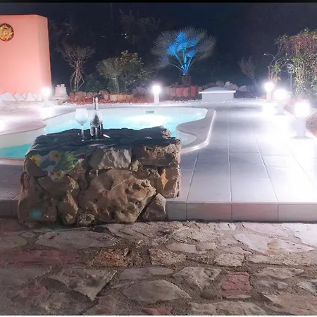 Nuccia Oasi Di Relax Con Piscina Ferienhaus *
