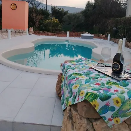Дом отдыха Nuccia Oasi Di Relax Con Piscina Кастелламмаре-дель-Голфо